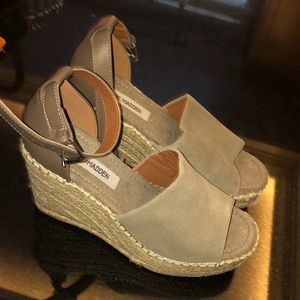 Never worn Steve Madden wedges